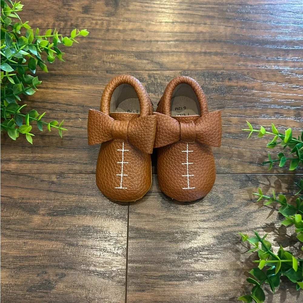 EUC MONKEY FEET Brown Leather Football Game Day Baby Shoes Moccasins Bow 6-12M - Picture 2 of 6